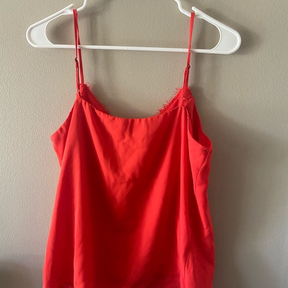 Socialite lace detailed tank top - Picture 3 of 4